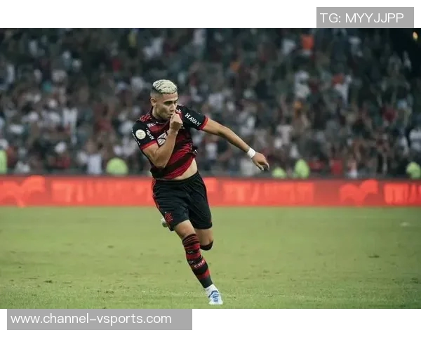 弗拉门戈夺解放者杯现场获颁2400万美元支票庆祝胜利